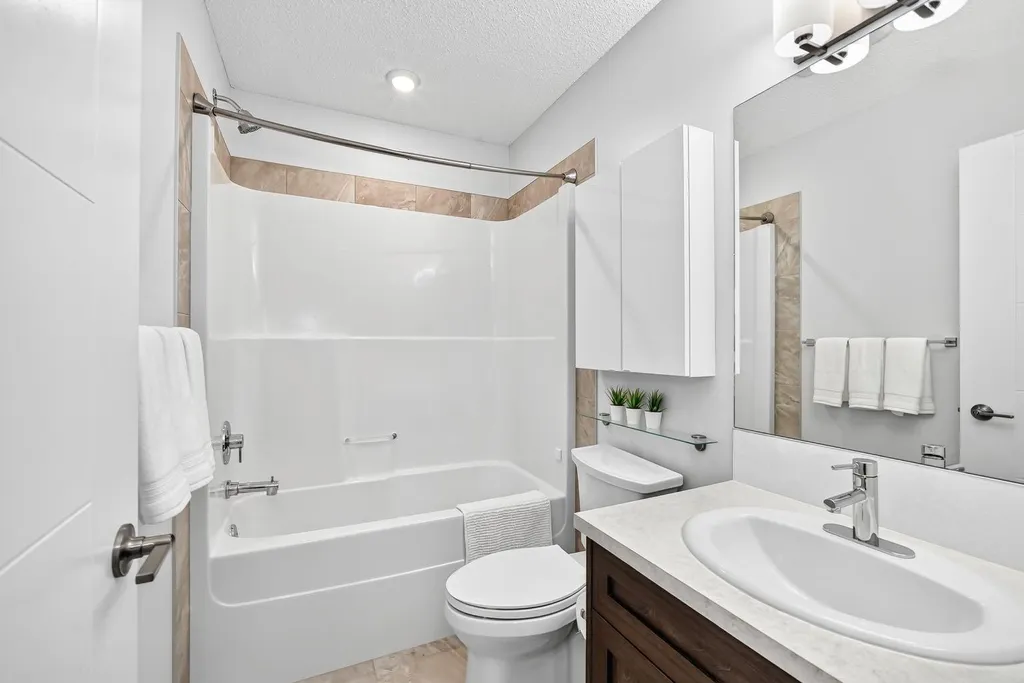 374 Nolancrest Heights NW Calgary AB T3R 0Y1