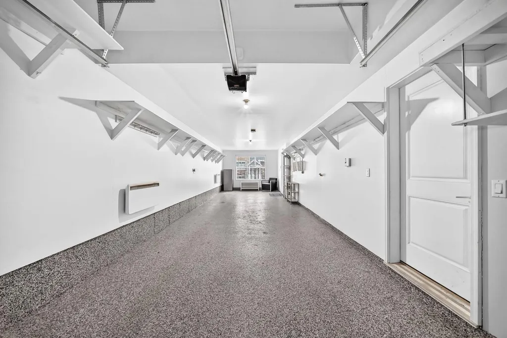 374 Nolancrest Heights NW Calgary AB T3R 0Y1