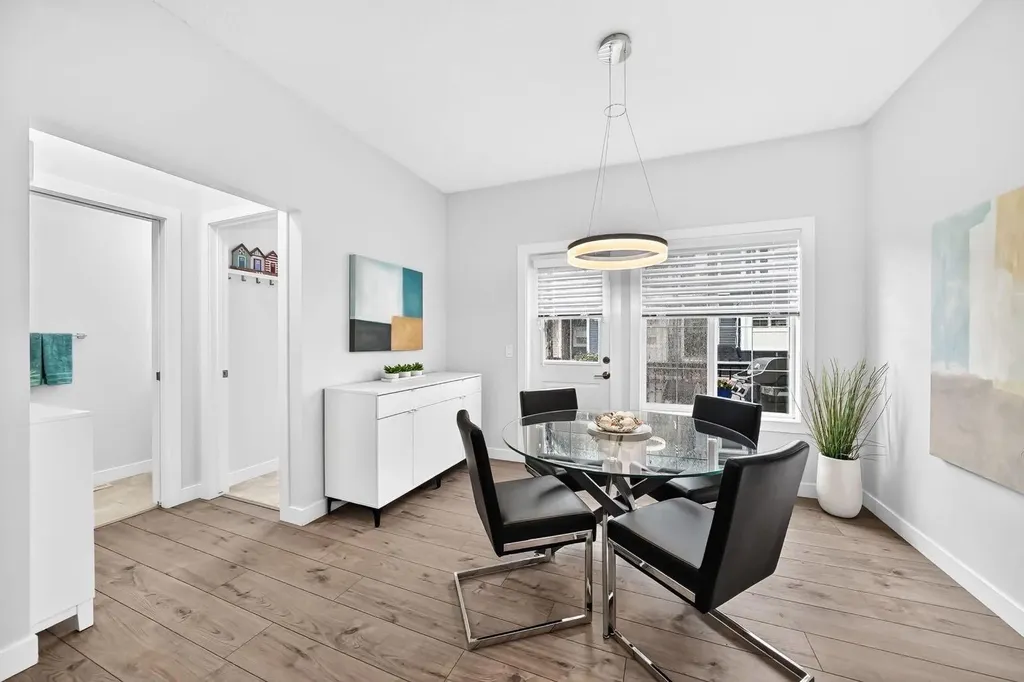 374 Nolancrest Heights NW Calgary AB T3R 0Y1