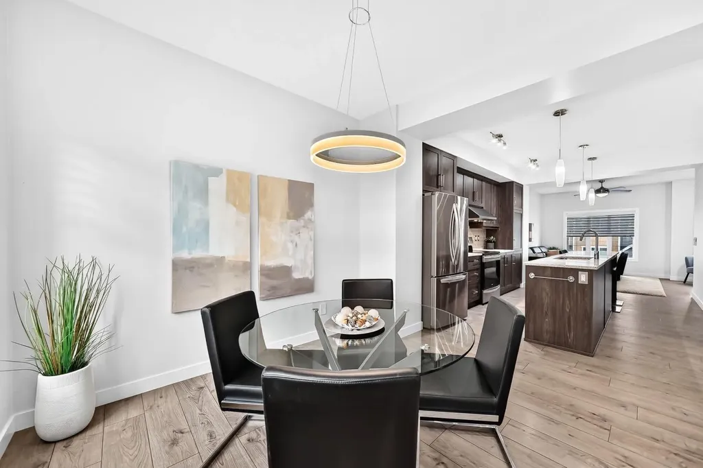 374 Nolancrest Heights NW Calgary AB T3R 0Y1