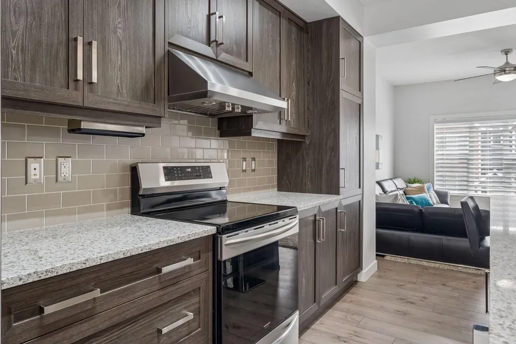 374 Nolancrest Heights NW Calgary AB T3R 0Y1