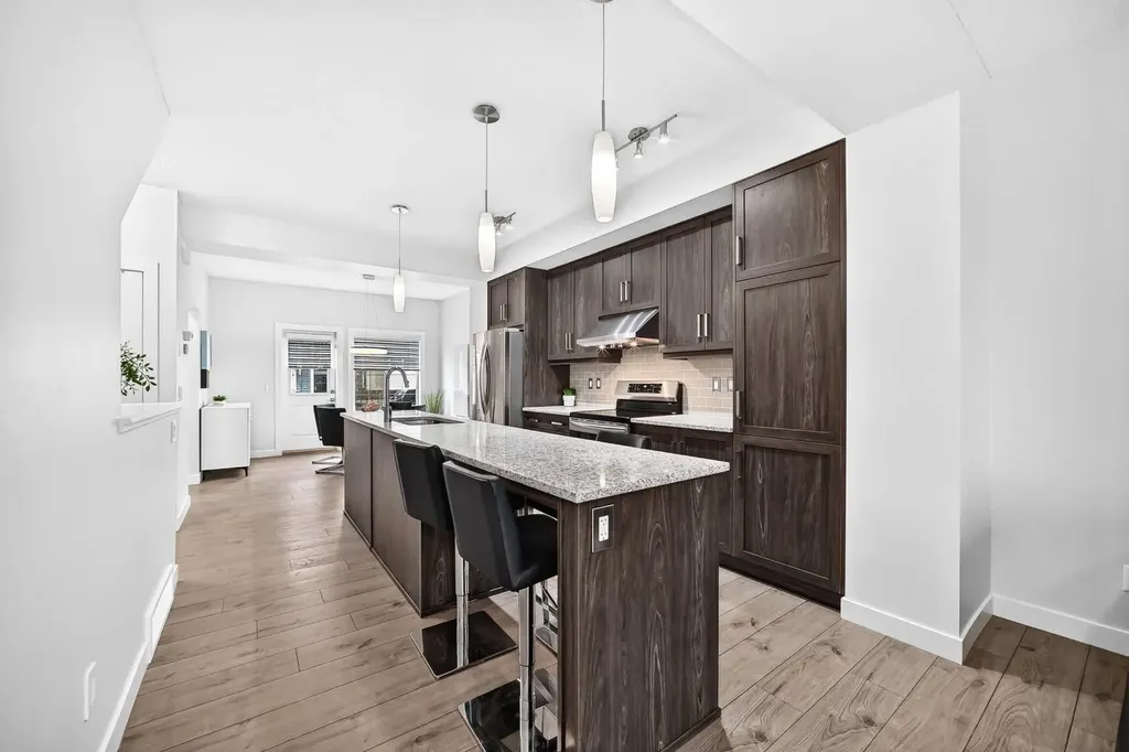 374 Nolancrest Heights NW Calgary AB T3R 0Y1