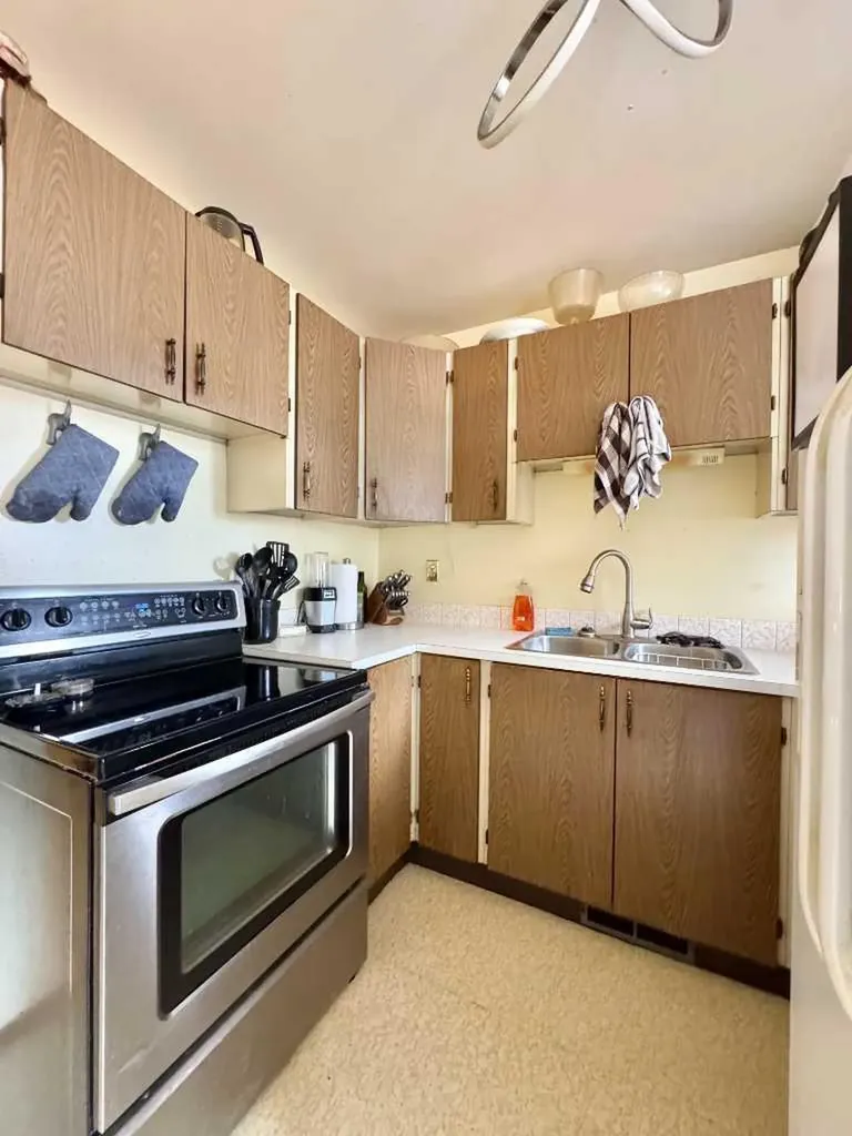 2308 13 Street N Lethbridge AB T1H 4Y5