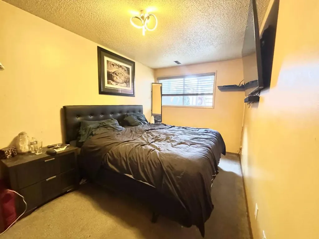 2308 13 Street N Lethbridge AB T1H 4Y5