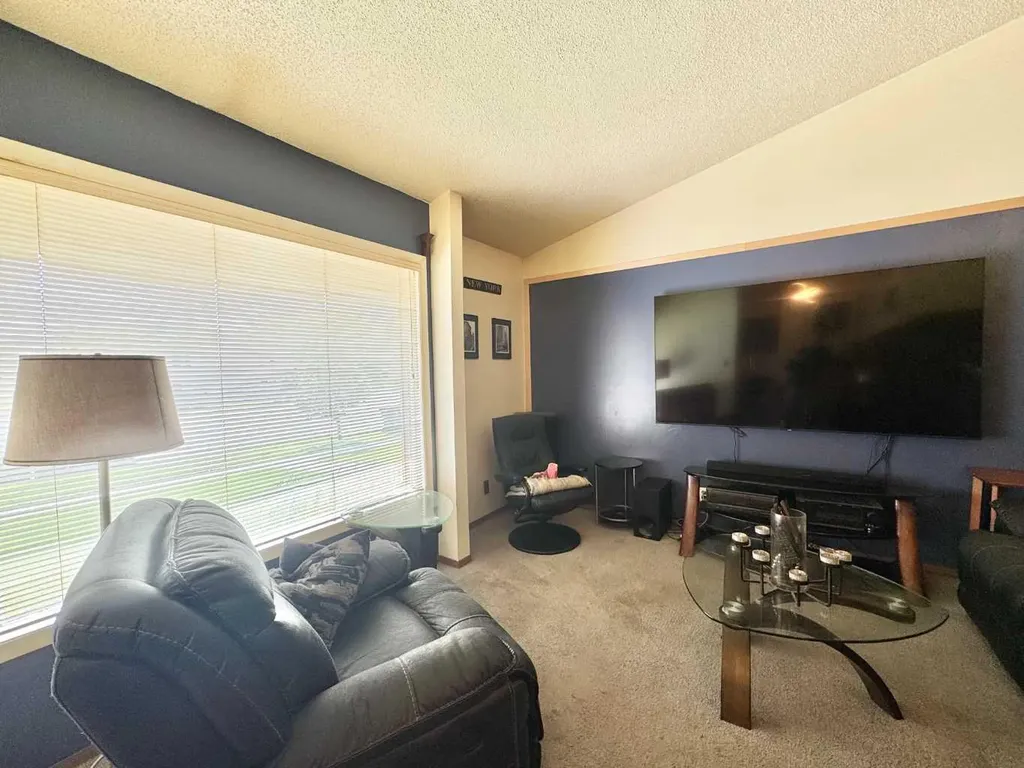 2308 13 Street N Lethbridge AB T1H 4Y5