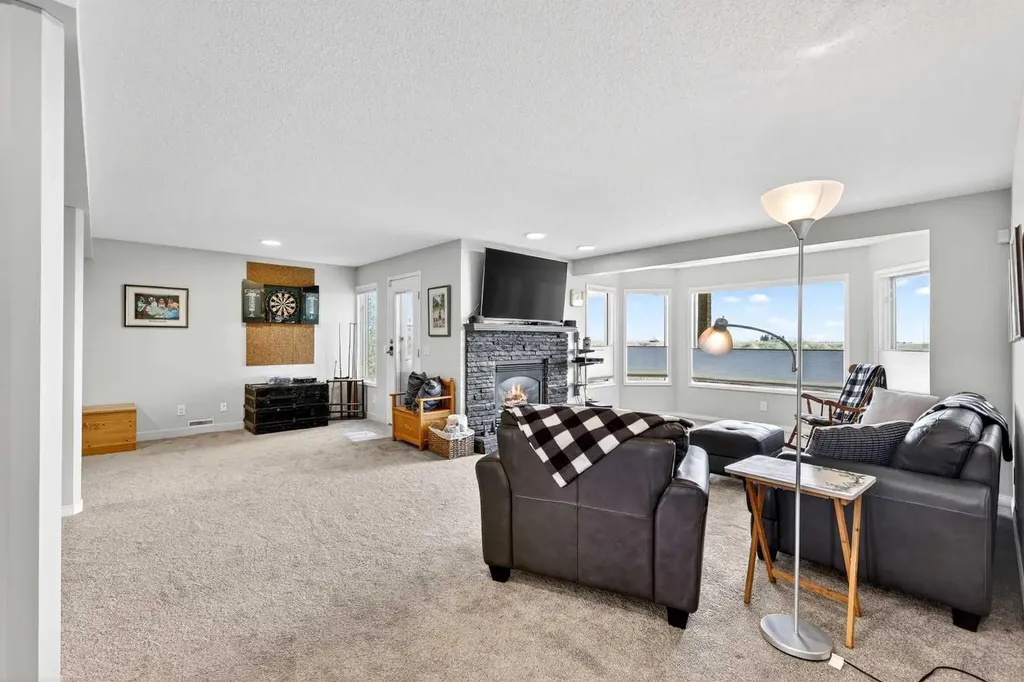 44 Cottonwood Boulevard Rural Foothills County AB T1S 4W2