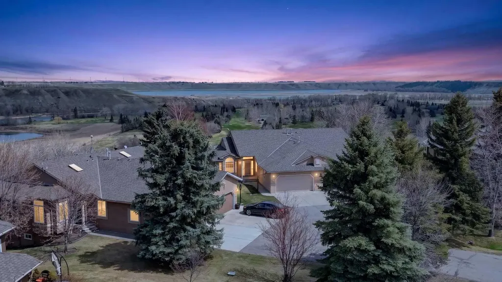 44 Cottonwood Boulevard Rural Foothills County AB T1S 4W2