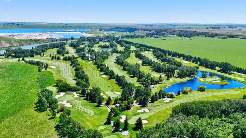 44 Cottonwood Boulevard Rural Foothills County AB T1S 4W2