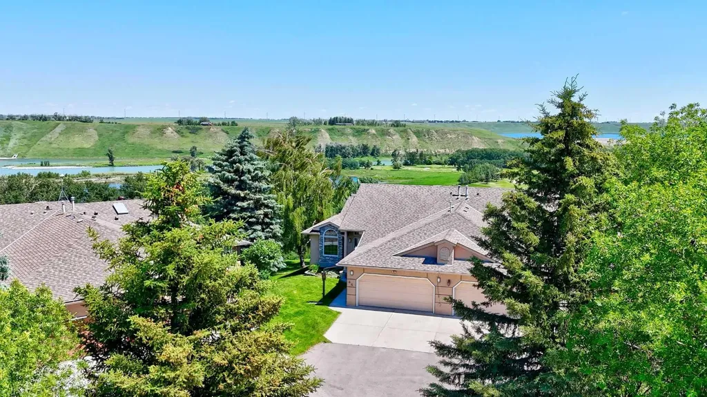 44 Cottonwood Boulevard Rural Foothills County AB T1S 4W2