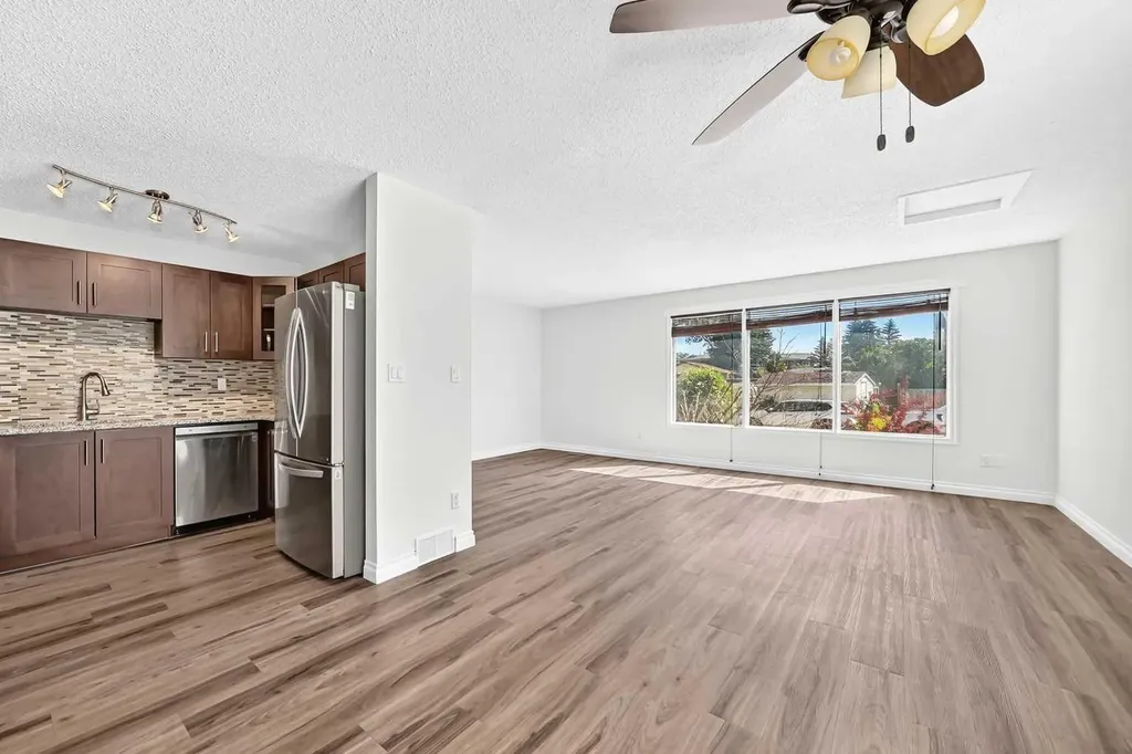 91 Cedarwood Hill SW Calgary AB t2w3h4