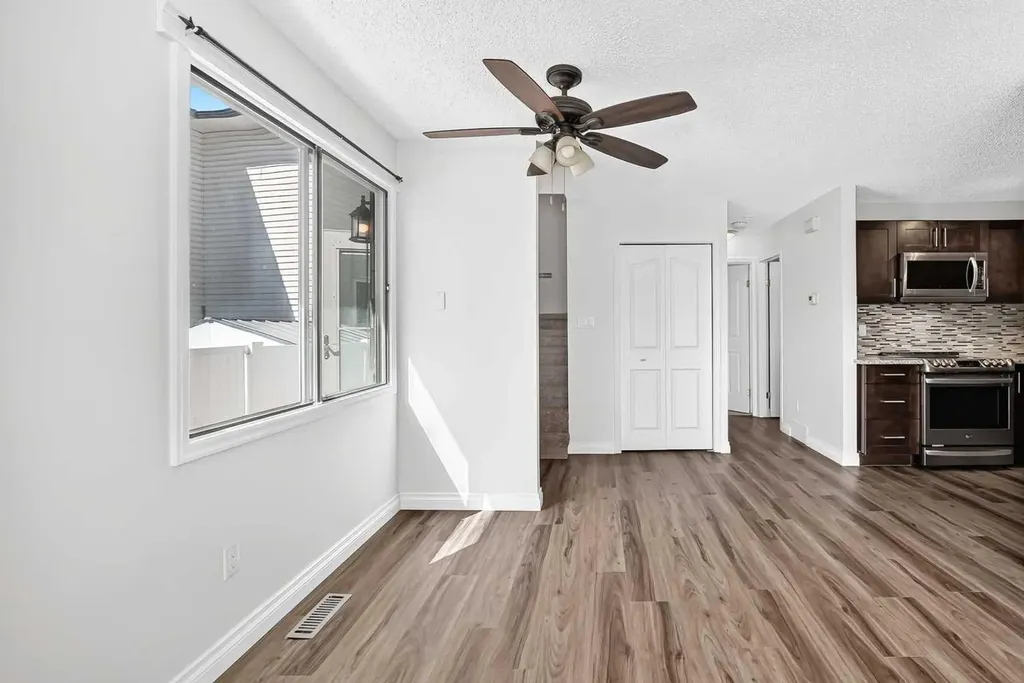 91 Cedarwood Hill SW Calgary AB t2w3h4