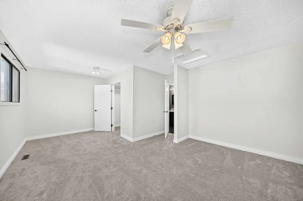 91 Cedarwood Hill SW Calgary AB t2w3h4