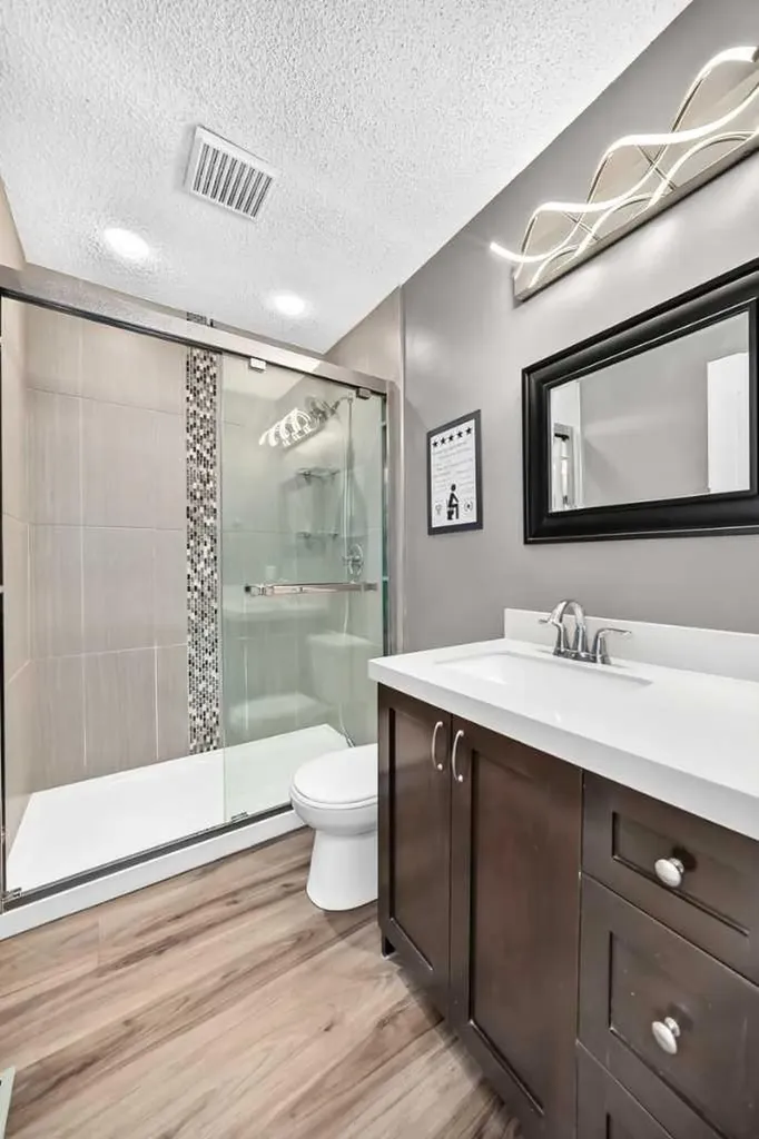 91 Cedarwood Hill SW Calgary AB t2w3h4
