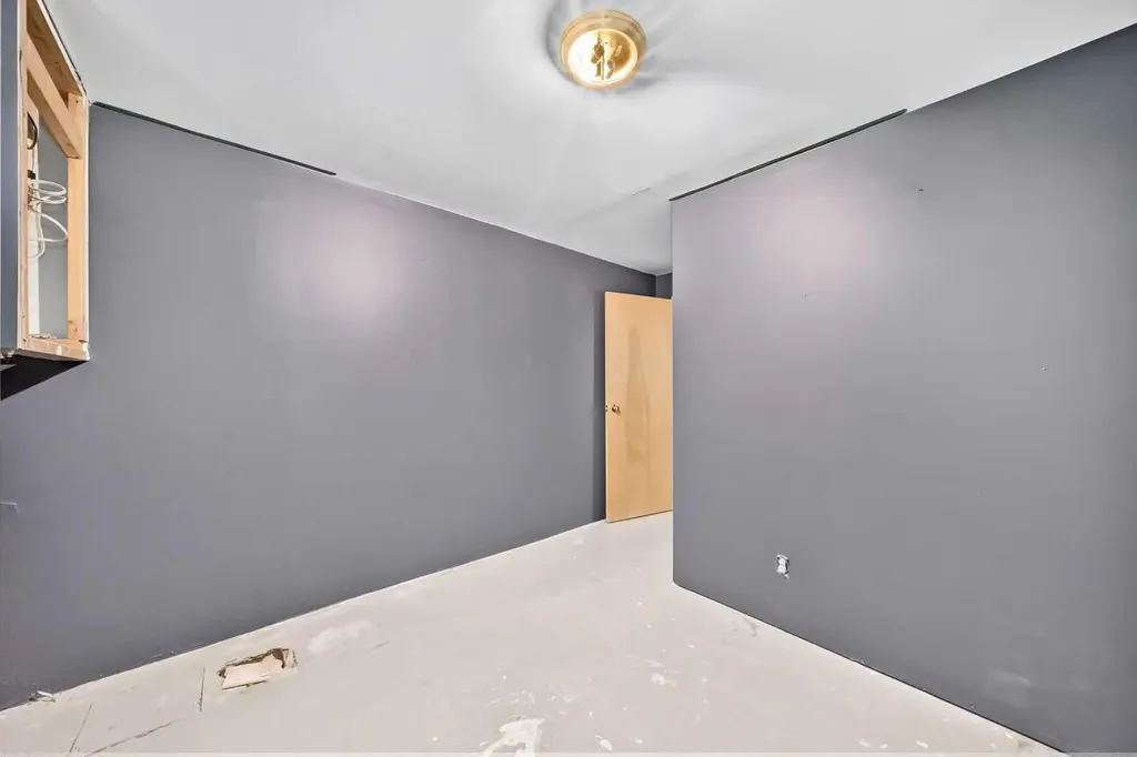 91 Cedarwood Hill SW Calgary AB t2w3h4