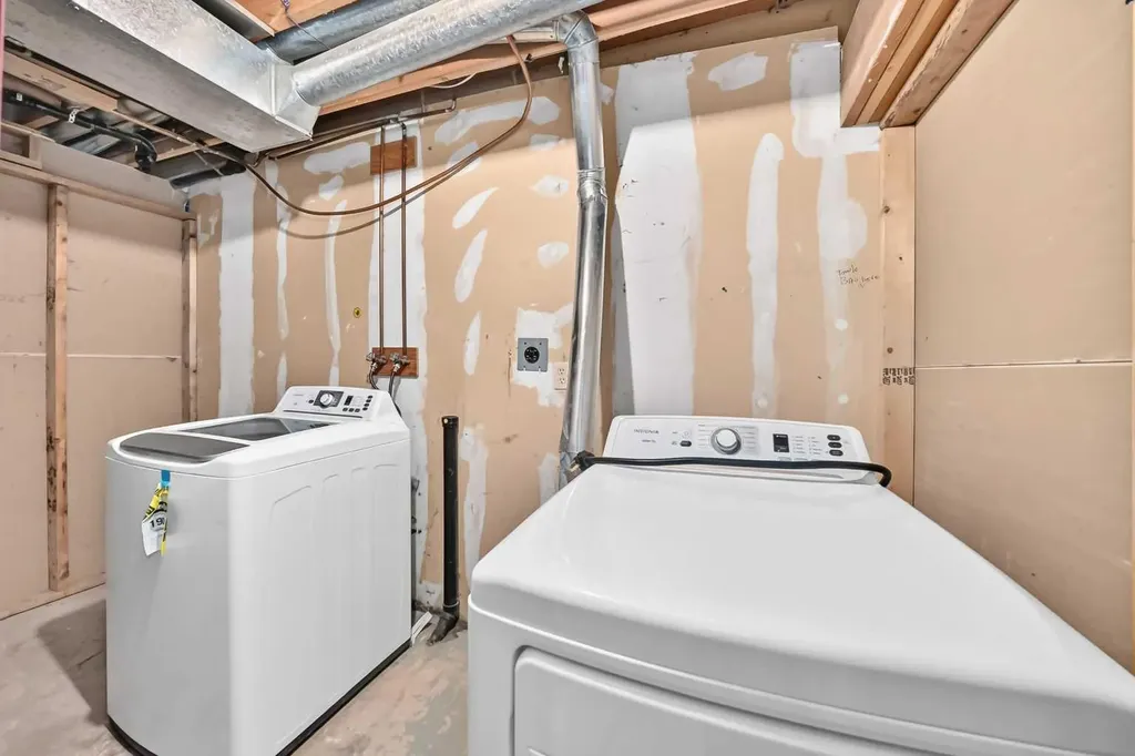 91 Cedarwood Hill SW Calgary AB t2w3h4