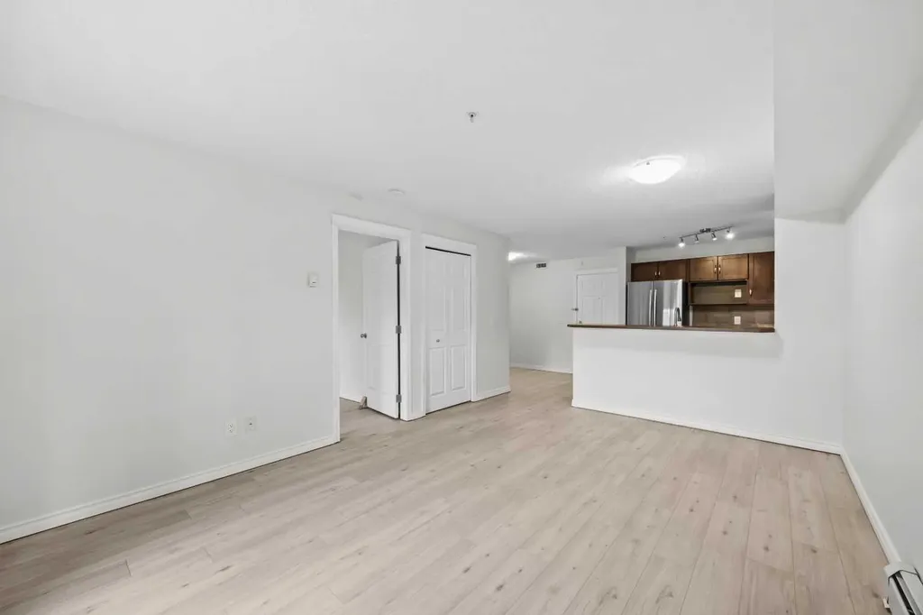 115 Prestwick Villas SE Calgary AB T2Z 0N1