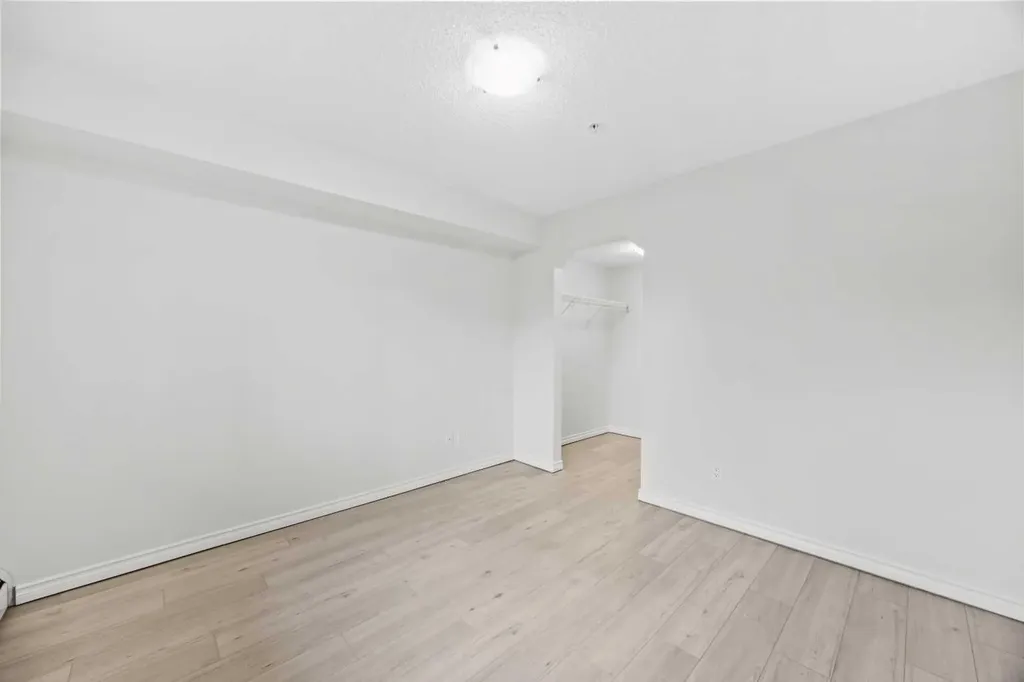 115 Prestwick Villas SE Calgary AB T2Z 0N1