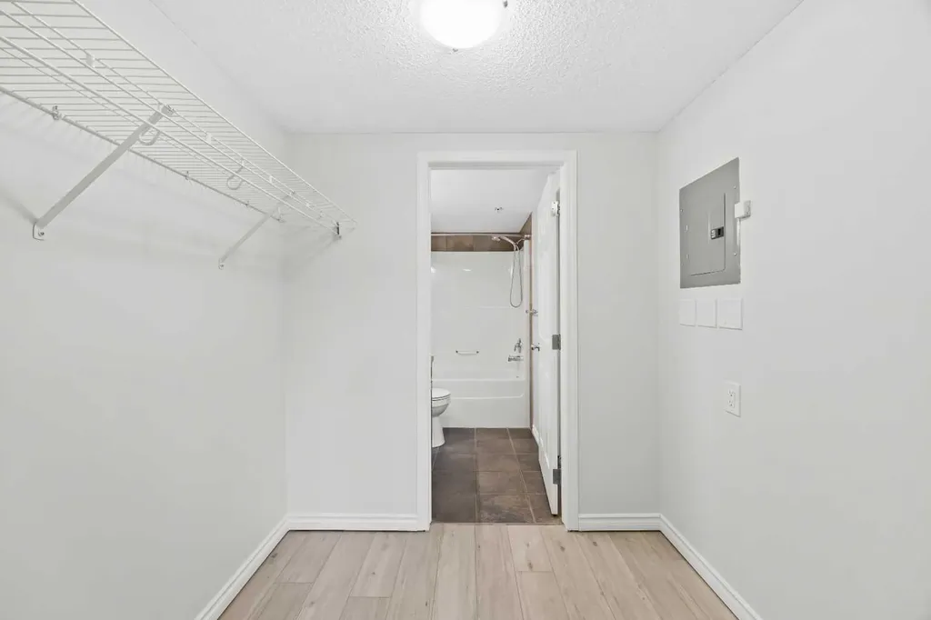 115 Prestwick Villas SE Calgary AB T2Z 0N1