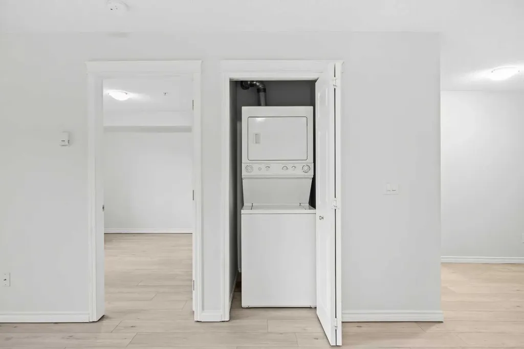 115 Prestwick Villas SE Calgary AB T2Z 0N1
