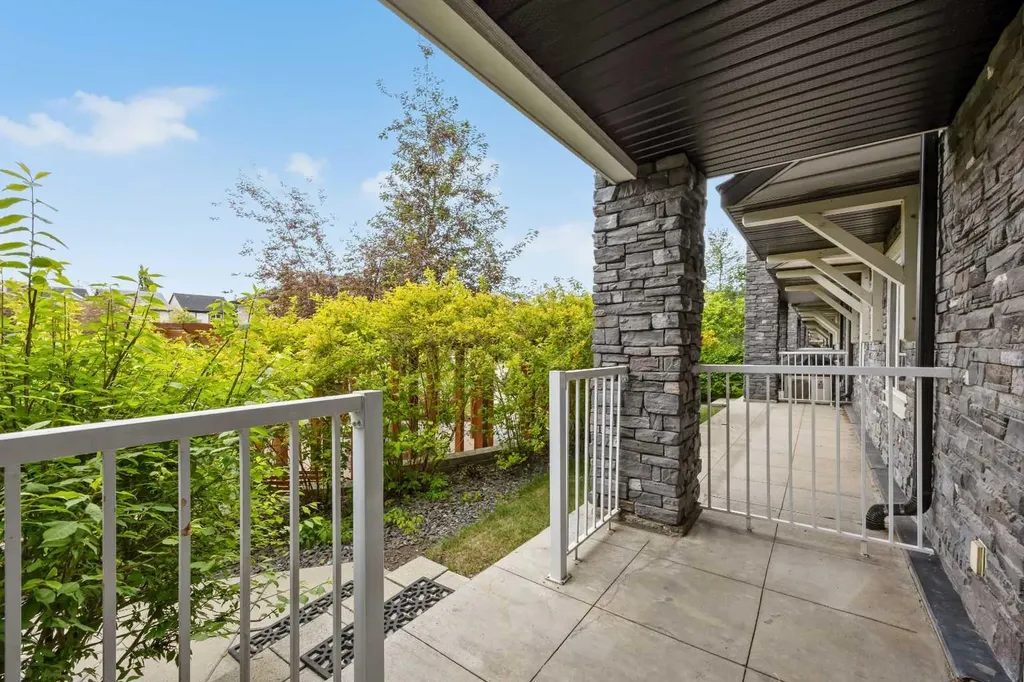 115 Prestwick Villas SE Calgary AB T2Z 0N1