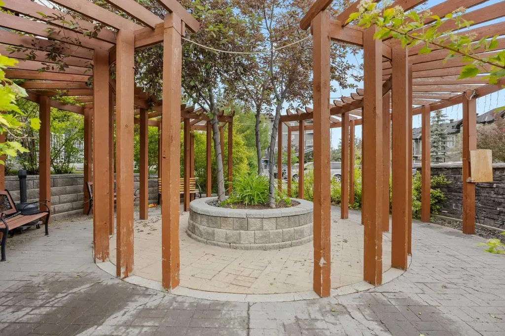 115 Prestwick Villas SE Calgary AB T2Z 0N1