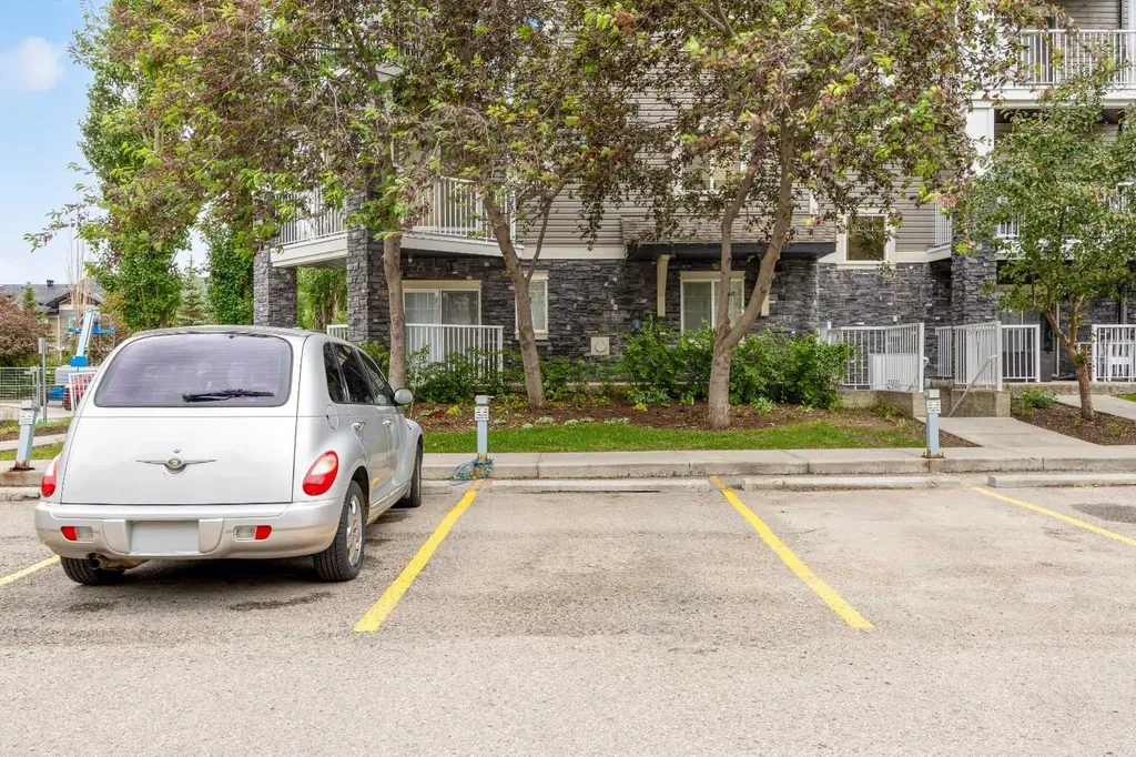 115 Prestwick Villas SE Calgary AB T2Z 0N1