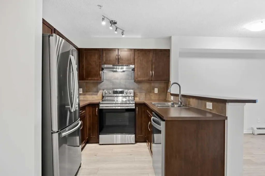 115 Prestwick Villas SE Calgary AB T2Z 0N1