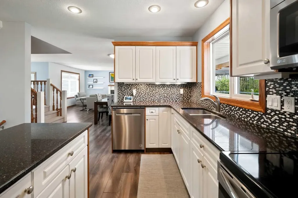40 Owens Close Red Deer AB T4N 6Y5
