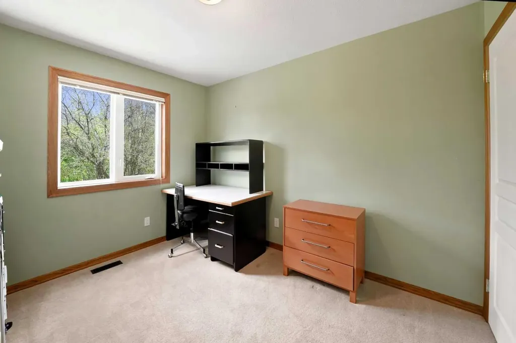 40 Owens Close Red Deer AB T4N 6Y5