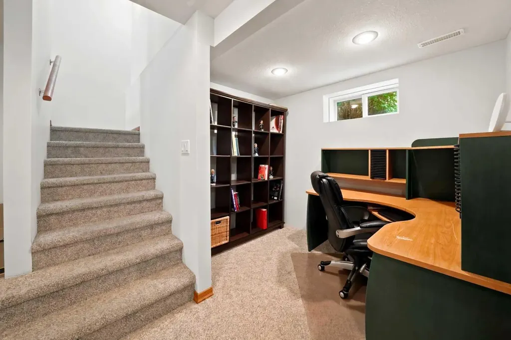 40 Owens Close Red Deer AB T4N 6Y5