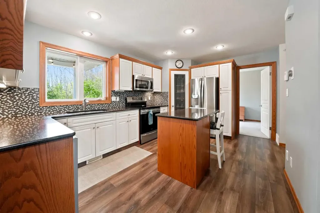 40 Owens Close Red Deer AB T4N 6Y5