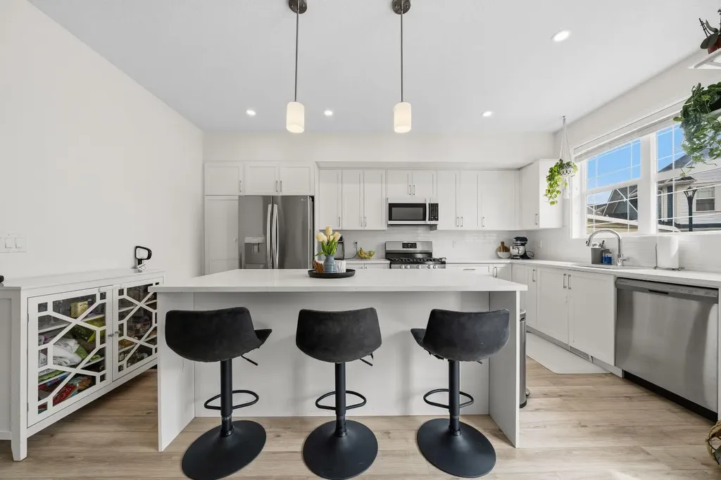 418 Copperstone Manor SE Calgary AB T2Z 5G3