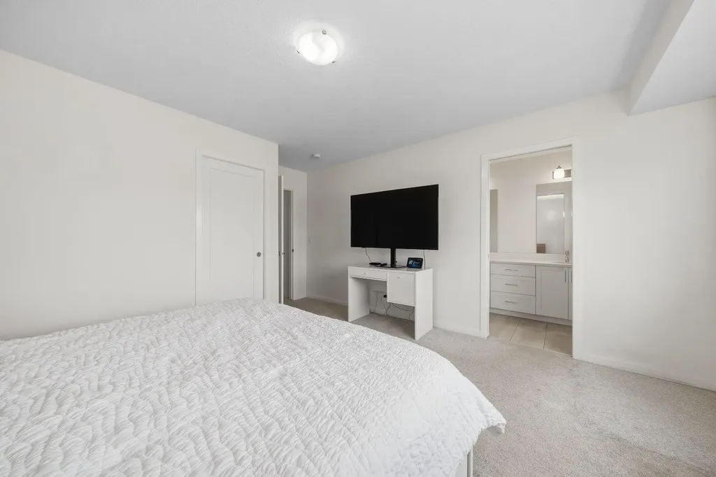 418 Copperstone Manor SE Calgary AB T2Z 5G3