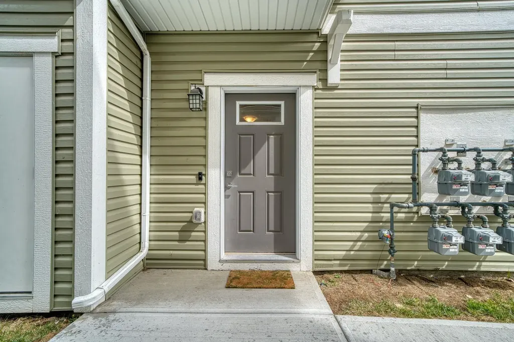418 Copperstone Manor SE Calgary AB T2Z 5G3