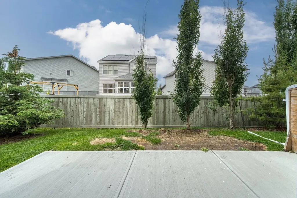 418 Copperstone Manor SE Calgary AB T2Z 5G3