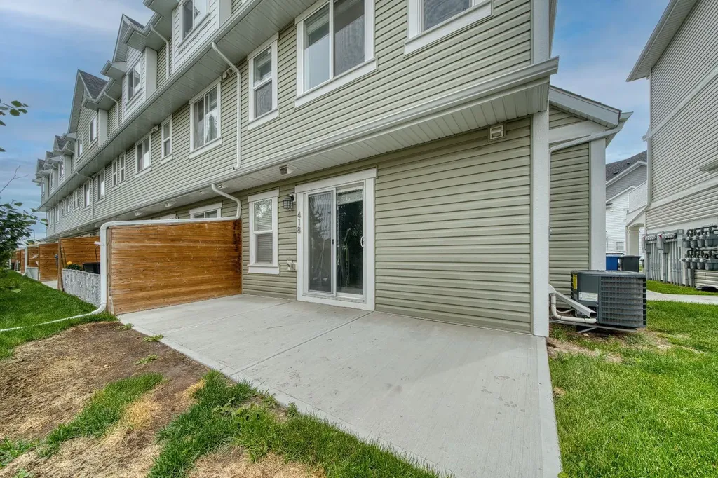 418 Copperstone Manor SE Calgary AB T2Z 5G3
