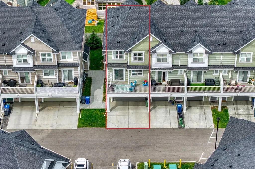 418 Copperstone Manor SE Calgary AB T2Z 5G3