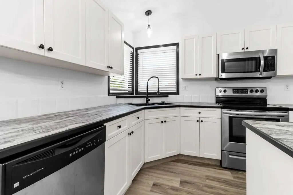 61 Premiere Crescent Blackfalds AB T0M 0J0