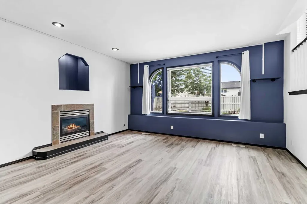 61 Premiere Crescent Blackfalds AB T0M 0J0