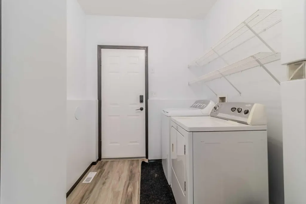 61 Premiere Crescent Blackfalds AB T0M 0J0