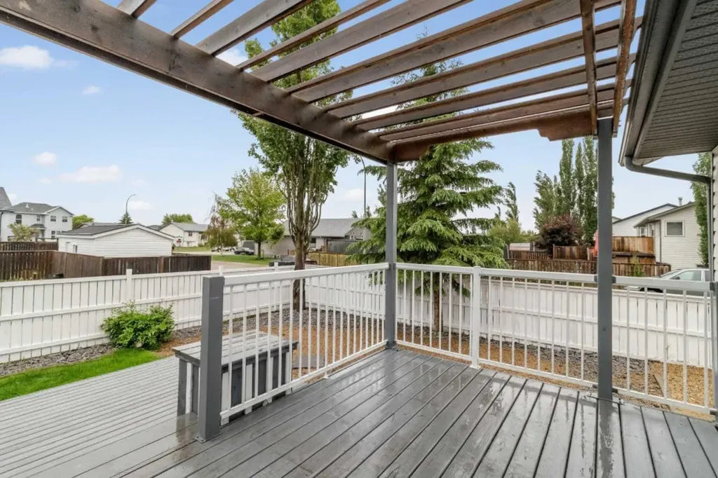 61 Premiere Crescent Blackfalds AB T0M 0J0