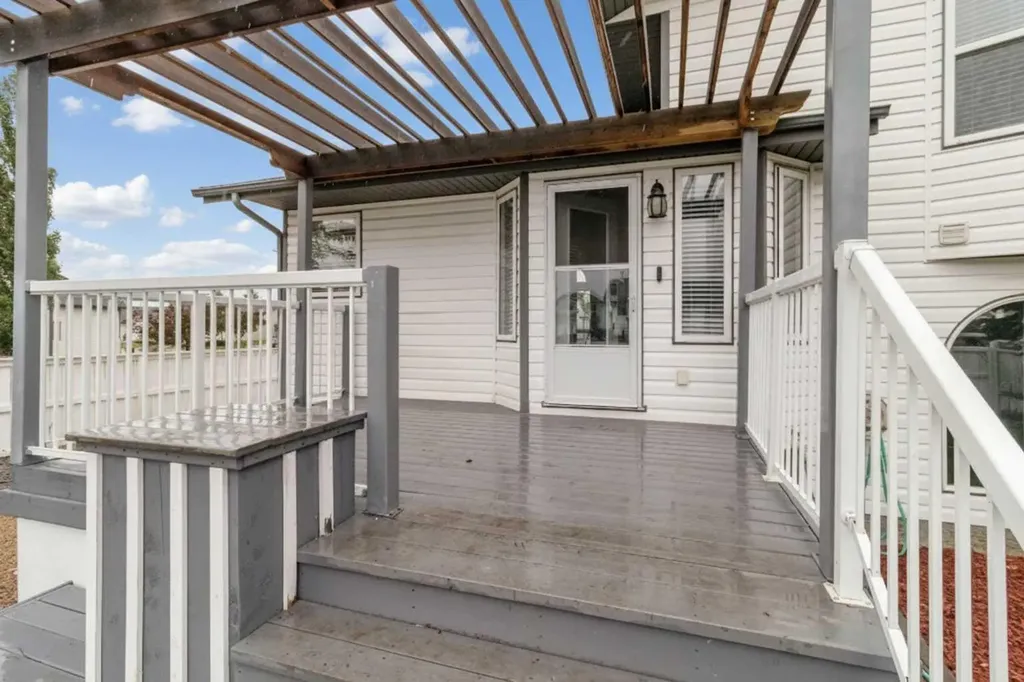 61 Premiere Crescent Blackfalds AB T0M 0J0
