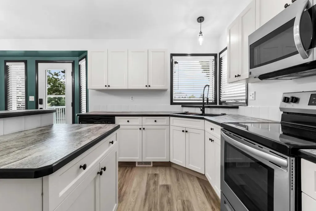 61 Premiere Crescent Blackfalds AB T0M 0J0