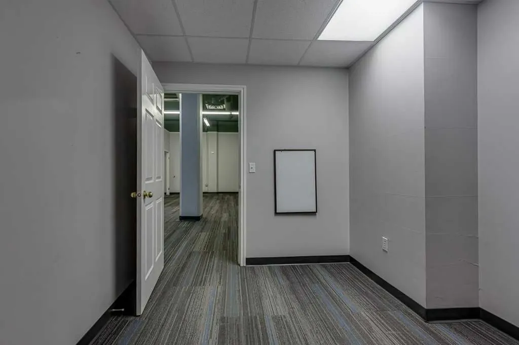 4807 50 Avenue Red Deer AB T4N 4A5