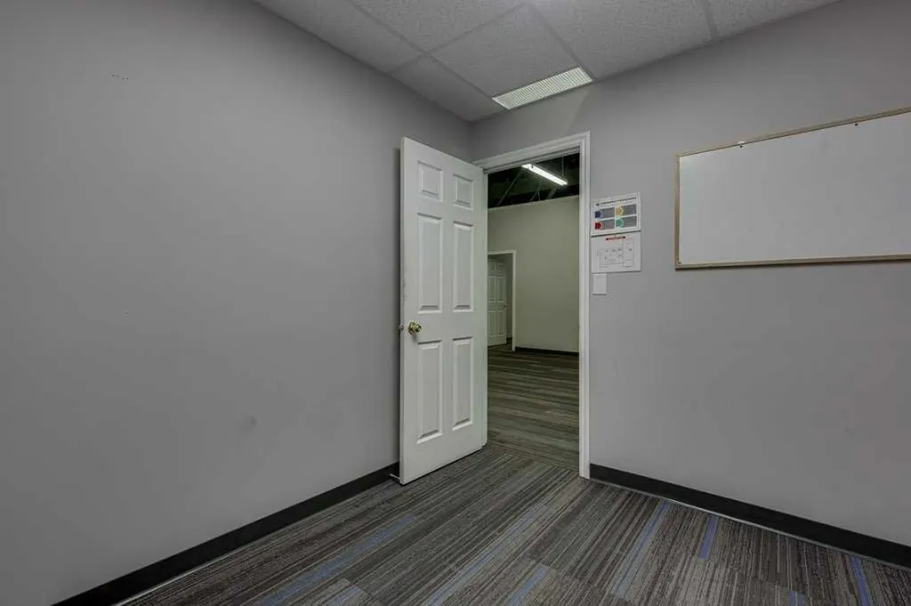 4807 50 Avenue Red Deer AB T4N 4A5