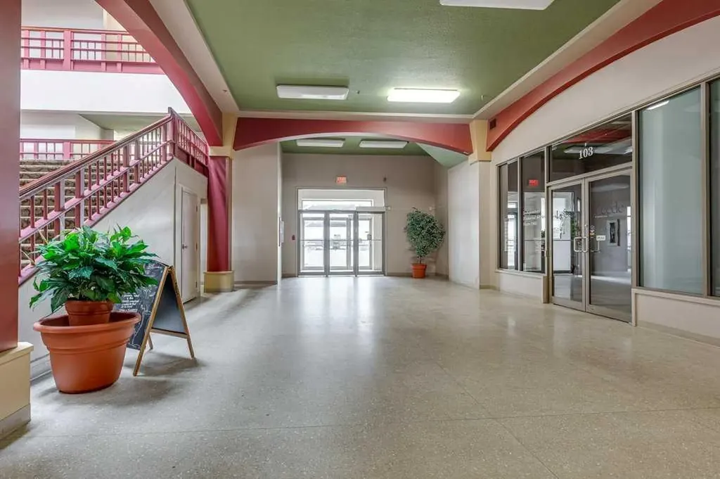 4807 50 Avenue Red Deer AB T4N 4A5