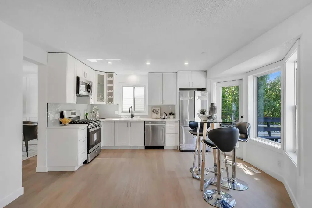 29 Douglas Glen Crescent SE Calgary AB T2Z 3M6