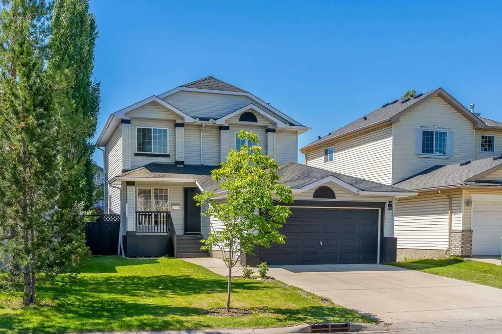 29 Douglas Glen Crescent SE Calgary AB T2Z 3M6