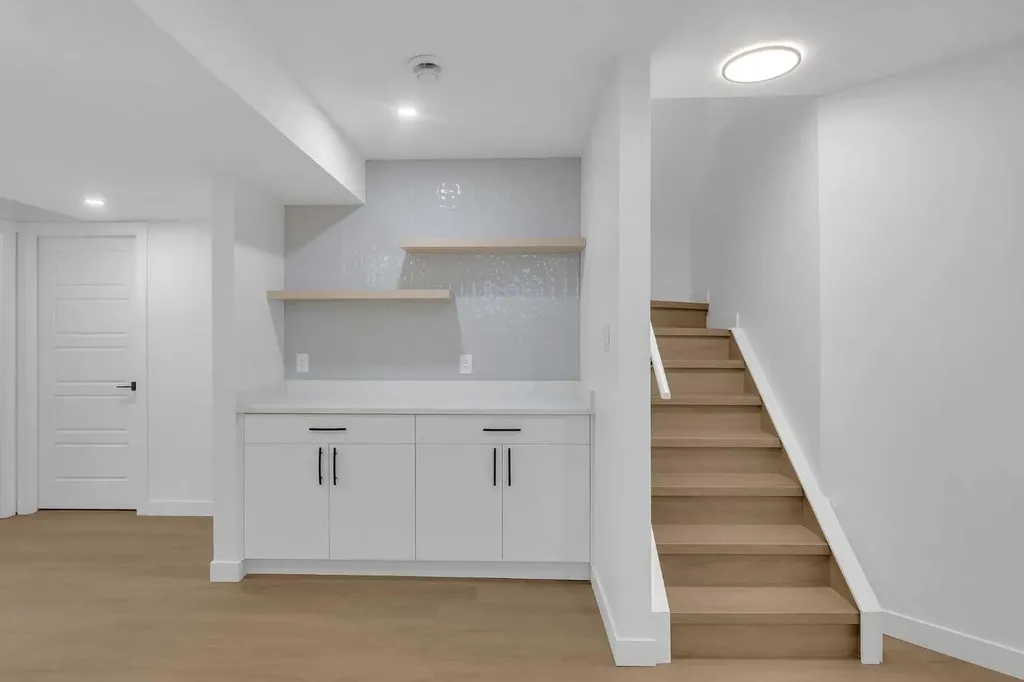 29 Douglas Glen Crescent SE Calgary AB T2Z 3M6