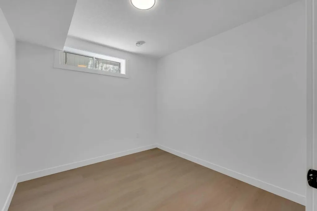 29 Douglas Glen Crescent SE Calgary AB T2Z 3M6